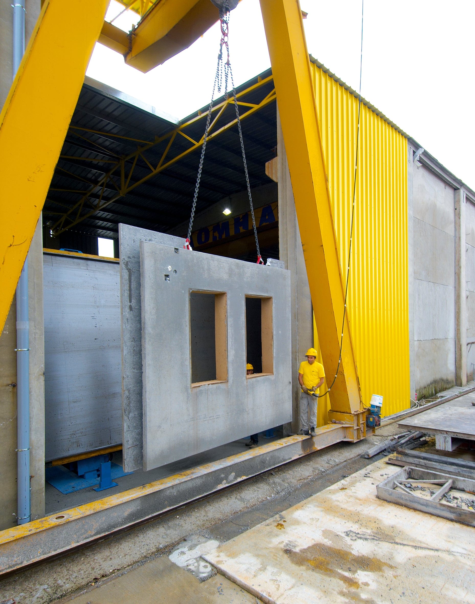 Ταχυδομή | Κατασκευή προκατ σπιτιών και προκατασκευασμένων κτιρίων στα Χανιά. Εργοστάσιο. Προκατ πολυκατοικίες και ξενοδοχεία με προκατασκευασμένα τοιχία από Οπλισμένο Σκυρόδεμα. Ταχύτητα, ποιότητα, αντισεισμική προστασία και ενεργειακή απόδοση σε κάθε προκατασκευασμένη κατοικία.