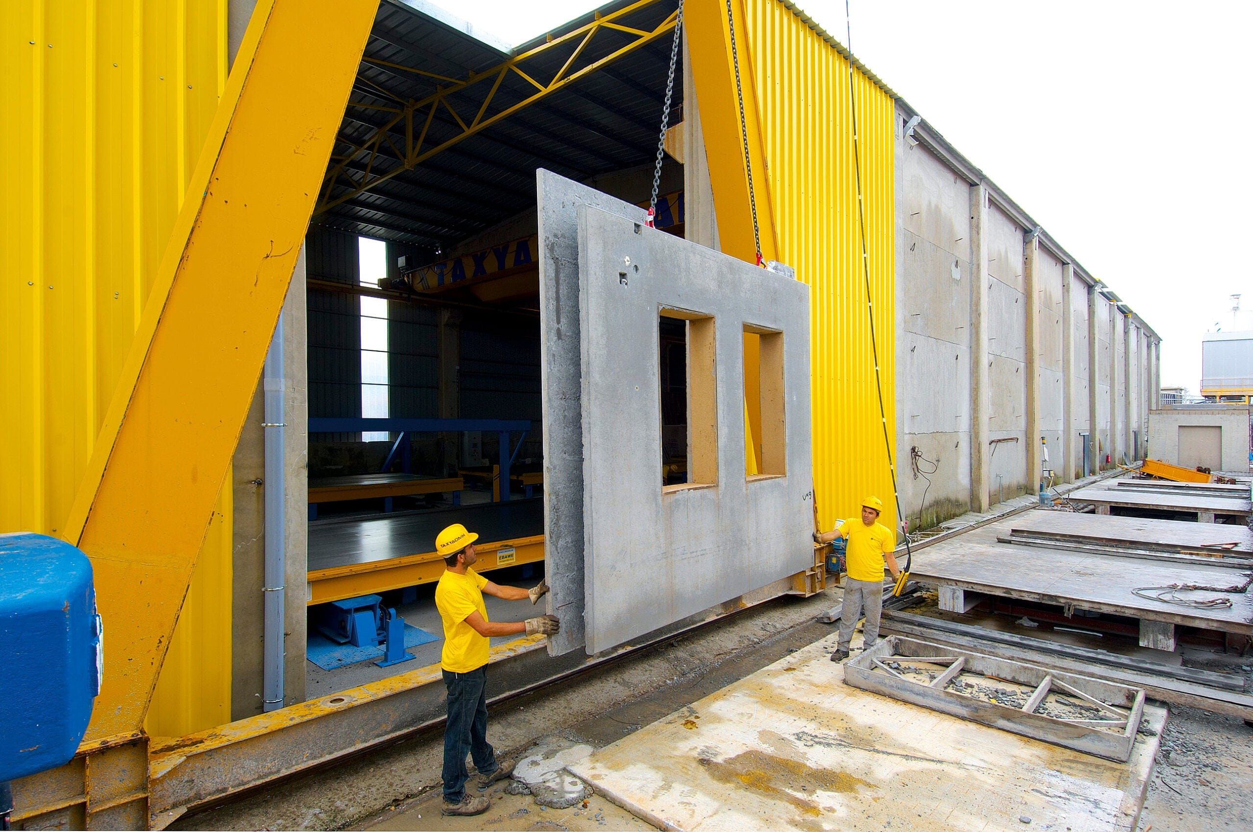 Ταχυδομή | Κατασκευή προκατ σπιτιών και προκατασκευασμένων κτιρίων στα Χανιά. Εργοστάσιο. Προκατ πολυκατοικίες και ξενοδοχεία με προκατασκευασμένα τοιχία από Οπλισμένο Σκυρόδεμα. Ταχύτητα, ποιότητα, αντισεισμική προστασία και ενεργειακή απόδοση σε κάθε προκατασκευασμένη κατοικία.