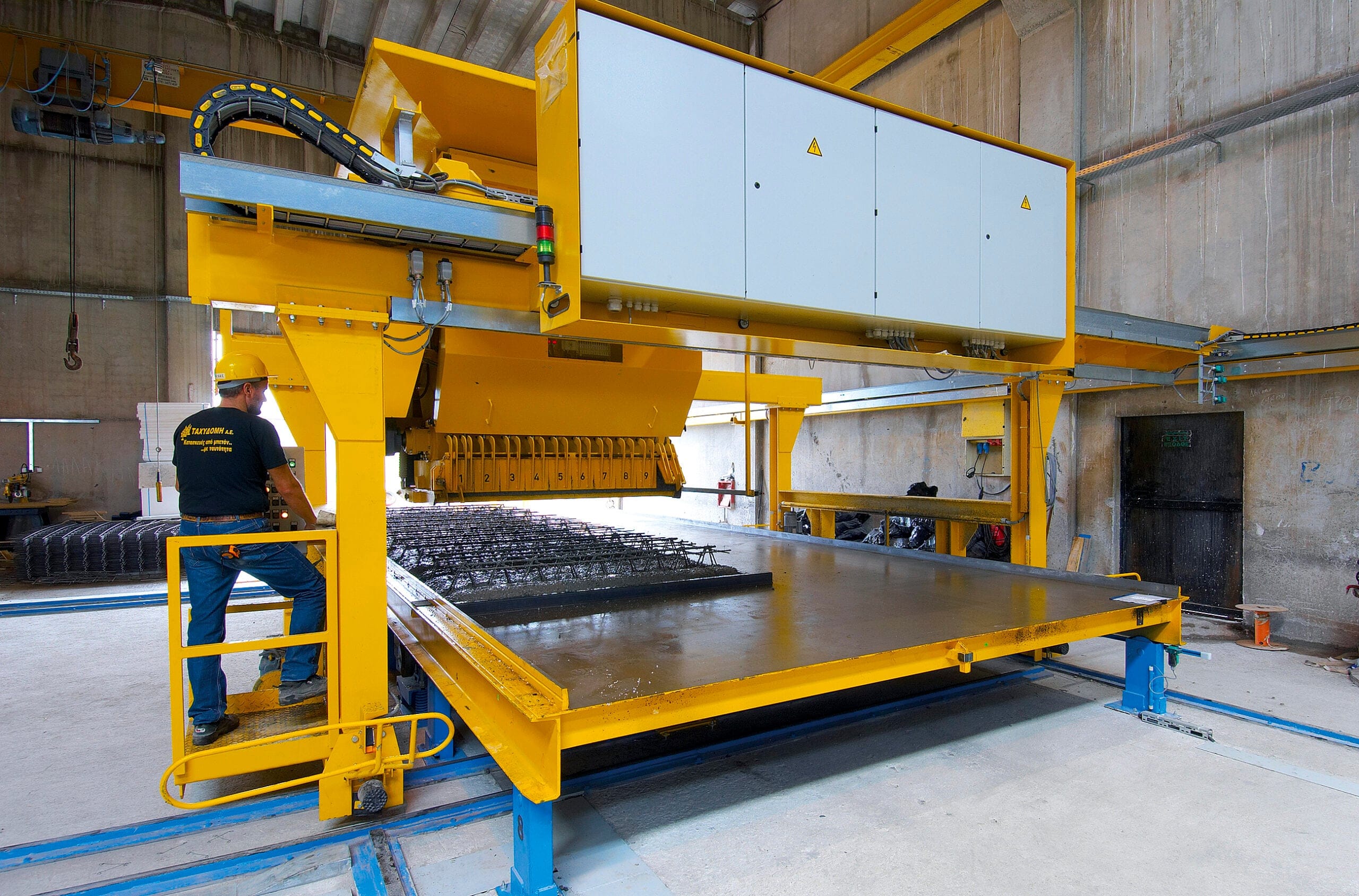 Ταχυδομή | Κατασκευή προκατ σπιτιών και προκατασκευασμένων κτιρίων στα Χανιά. Εργοστάσιο. Προκατ πολυκατοικίες και ξενοδοχεία με προκατασκευασμένα τοιχία από Οπλισμένο Σκυρόδεμα. Ταχύτητα, ποιότητα, αντισεισμική προστασία και ενεργειακή απόδοση σε κάθε προκατασκευασμένη κατοικία.